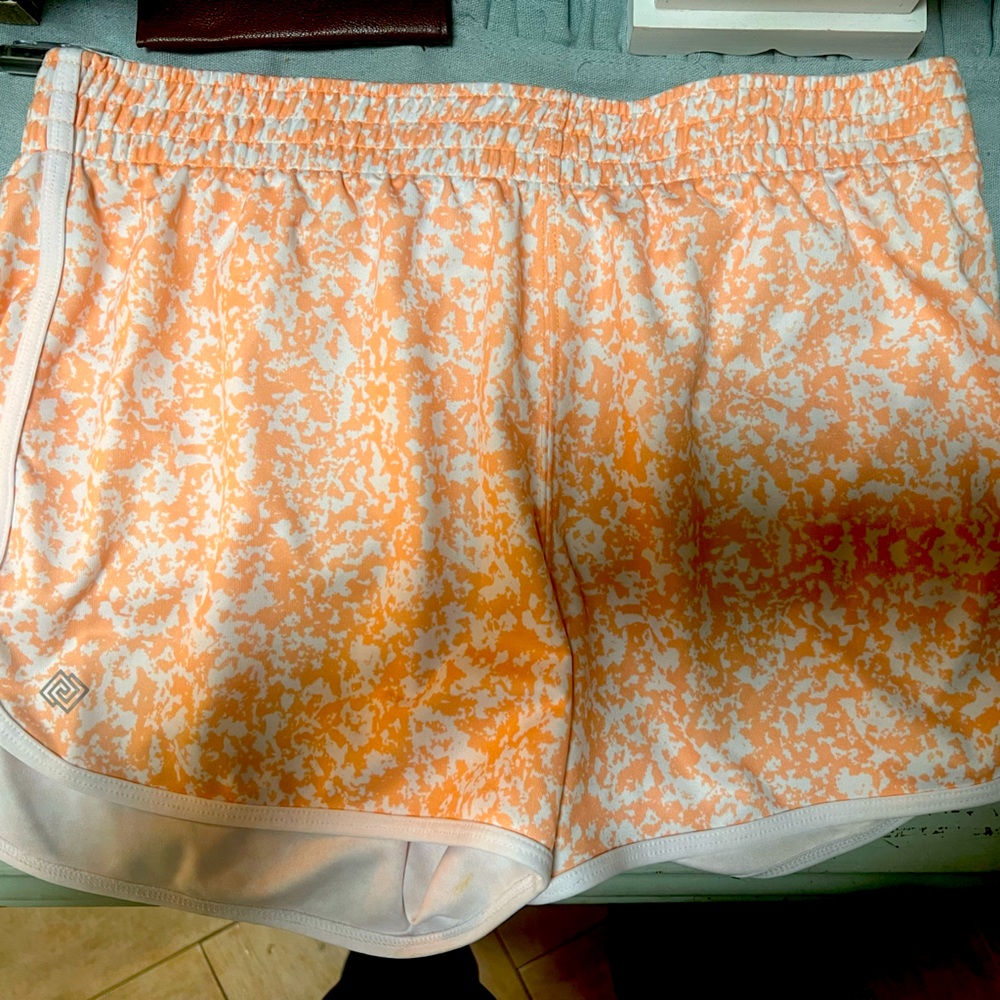 Zelos athletic shorts peach print